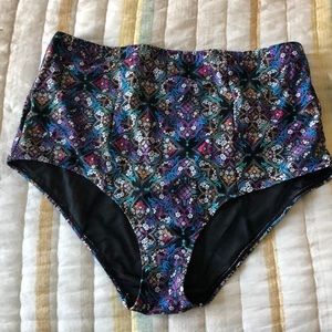 Torrid 2x (18-20) swim suit bottoms